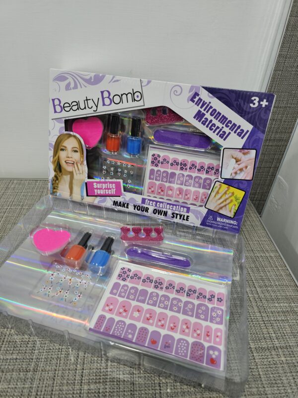 Beauty Bomb Nail Art - Image 2