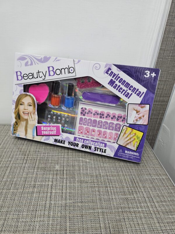 Beauty Bomb Nail Art