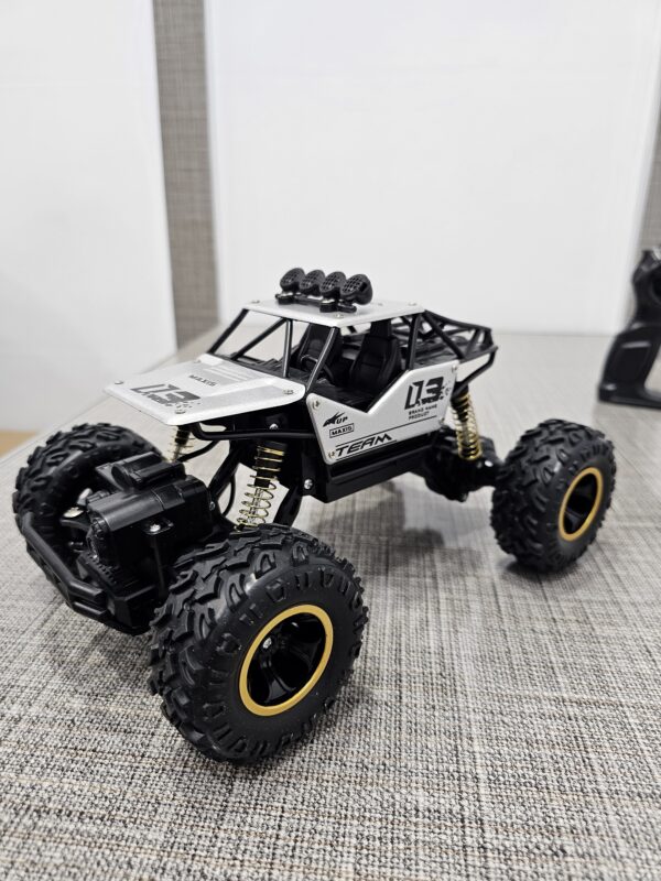 Rock Crawler Remote Control - Image 9