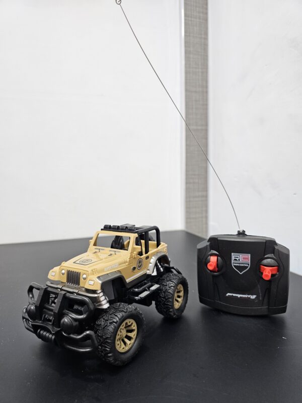 Battlefield Buggy Remote Control - Image 2