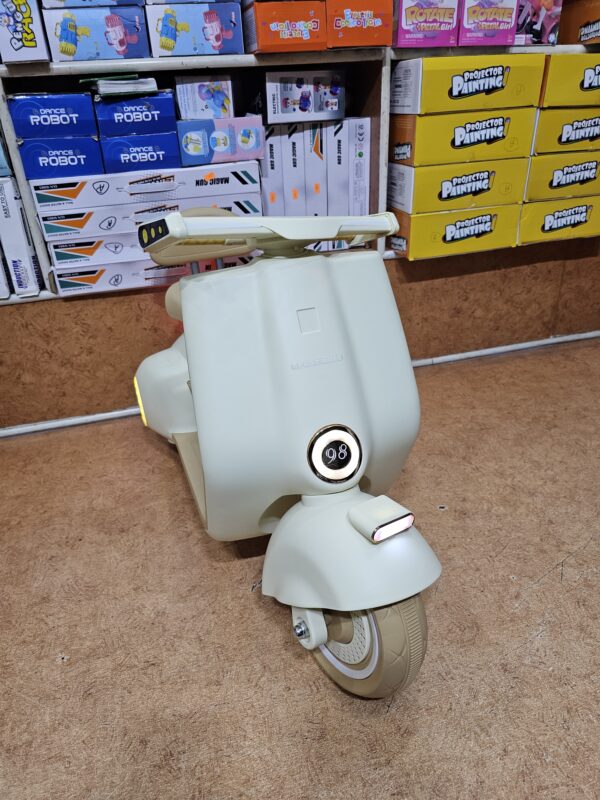 KidsScoot Vespa - Image 2