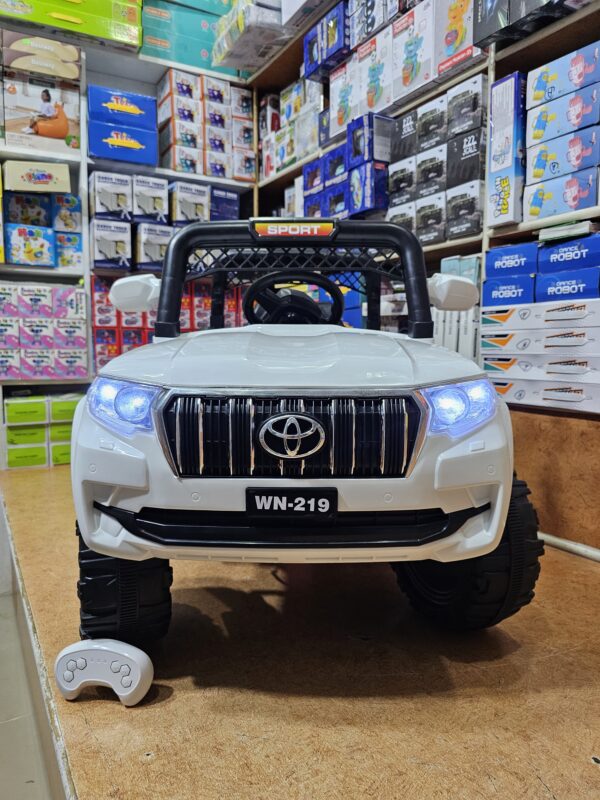 Toyota Electric Explorer Jeep - Image 2