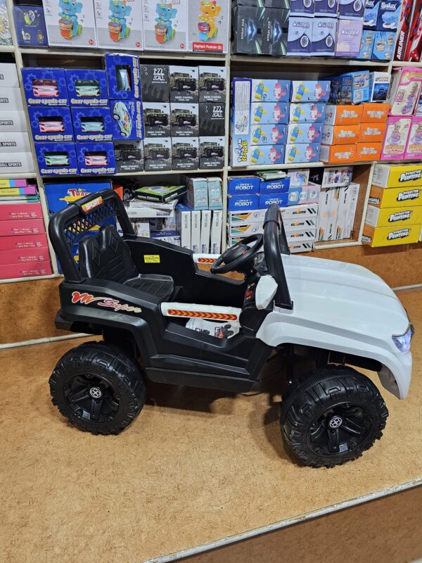 Toyota Electric Explorer Jeep - Image 3