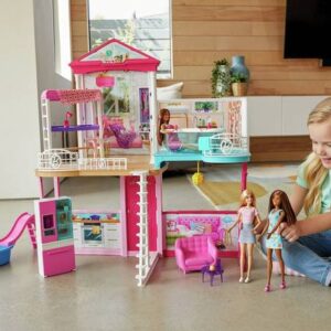 Doll & Dolls House