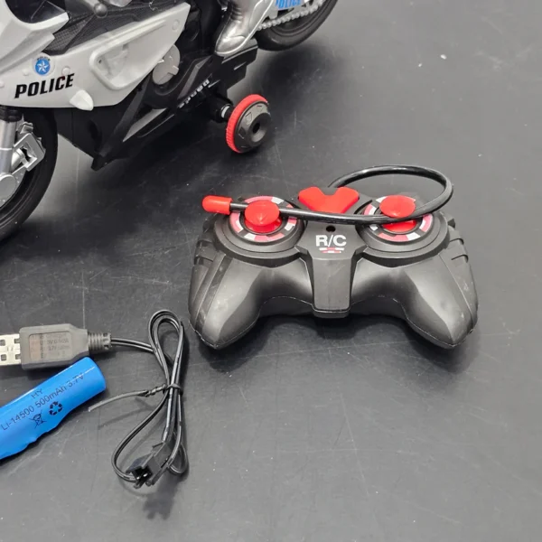 Police Moto Top Model 1:20 – Remote Control Motorcycle with 360° Spin, Lights & Sound - Image 4